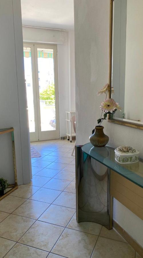 טורה דל'אורסו Casa Vacanze Torre Dell Orso Piazza 100M Dal Mare מראה חיצוני תמונה