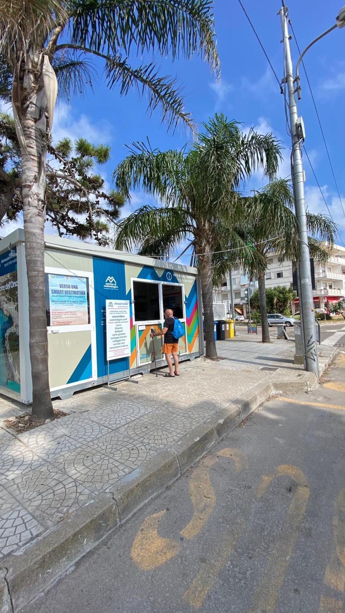 טורה דל'אורסו Casa Vacanze Torre Dell Orso Piazza 100M Dal Mare מראה חיצוני תמונה